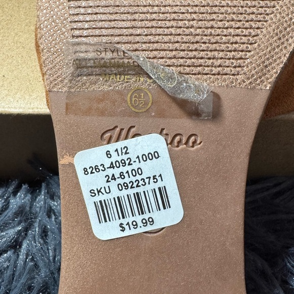 Chic Brown Sandals with Ankle Tie - Picture 4 of 4